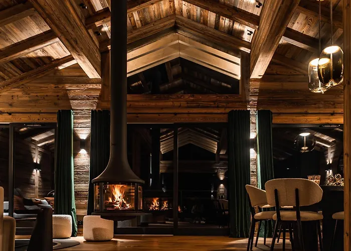 De Luxe A Avec Spa, Acces Direct Aux Pistes - Fr-1-755-23 Chalet La Plagne