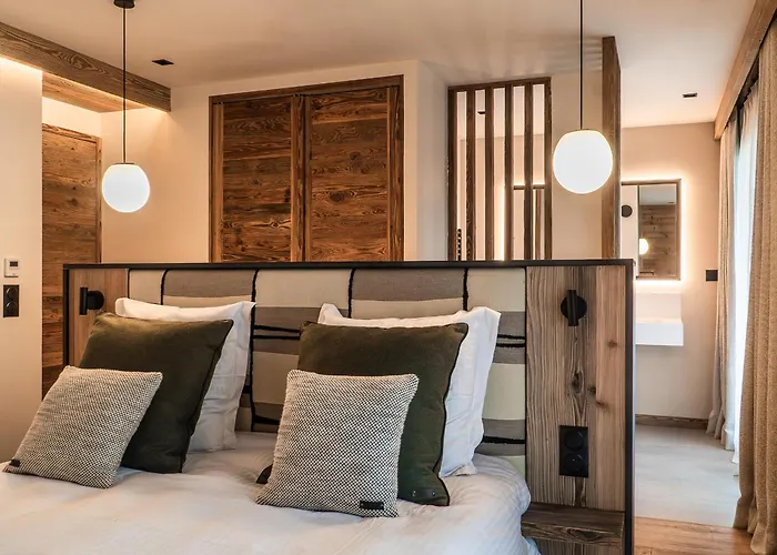 De Luxe A Avec Spa, Acces Direct Aux Pistes - Fr-1-755-23 Chalet La Plagne