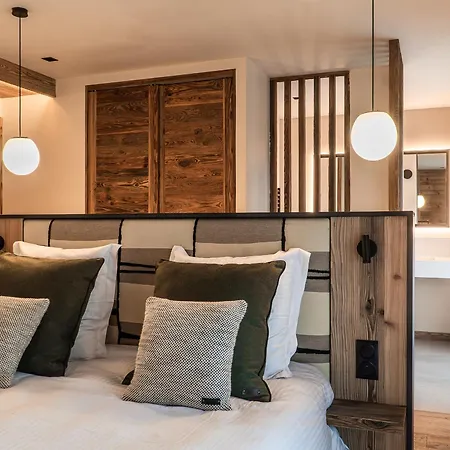 De Luxe A Avec Spa, Acces Direct Aux Pistes - Fr-1-755-23 Chalet La Plagne